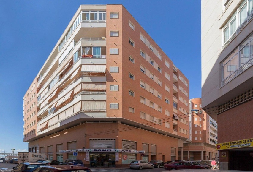 Reventa - Parking - Santa Pola - Club nautico
