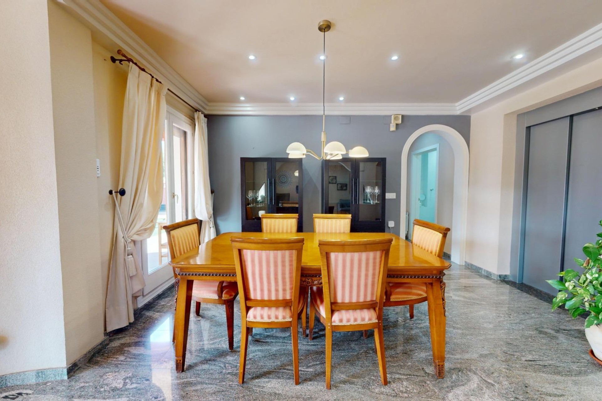 Reventa - Villa - Elche - Portes Encarnades-Torreta-Portalada