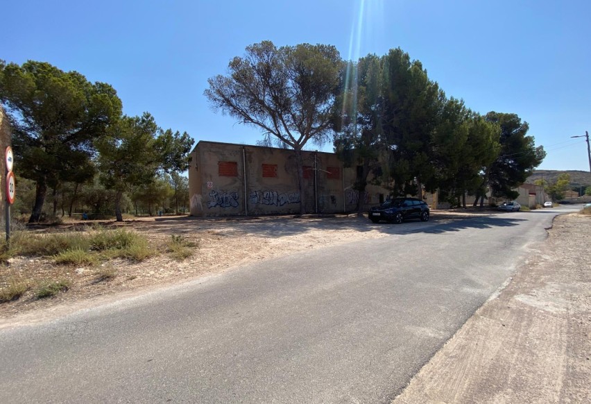 Reventa - Villa - Elda - Las Trescientas - San Francisco