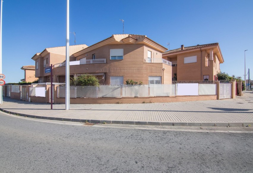 Reventa - Villa - La marina - Centro