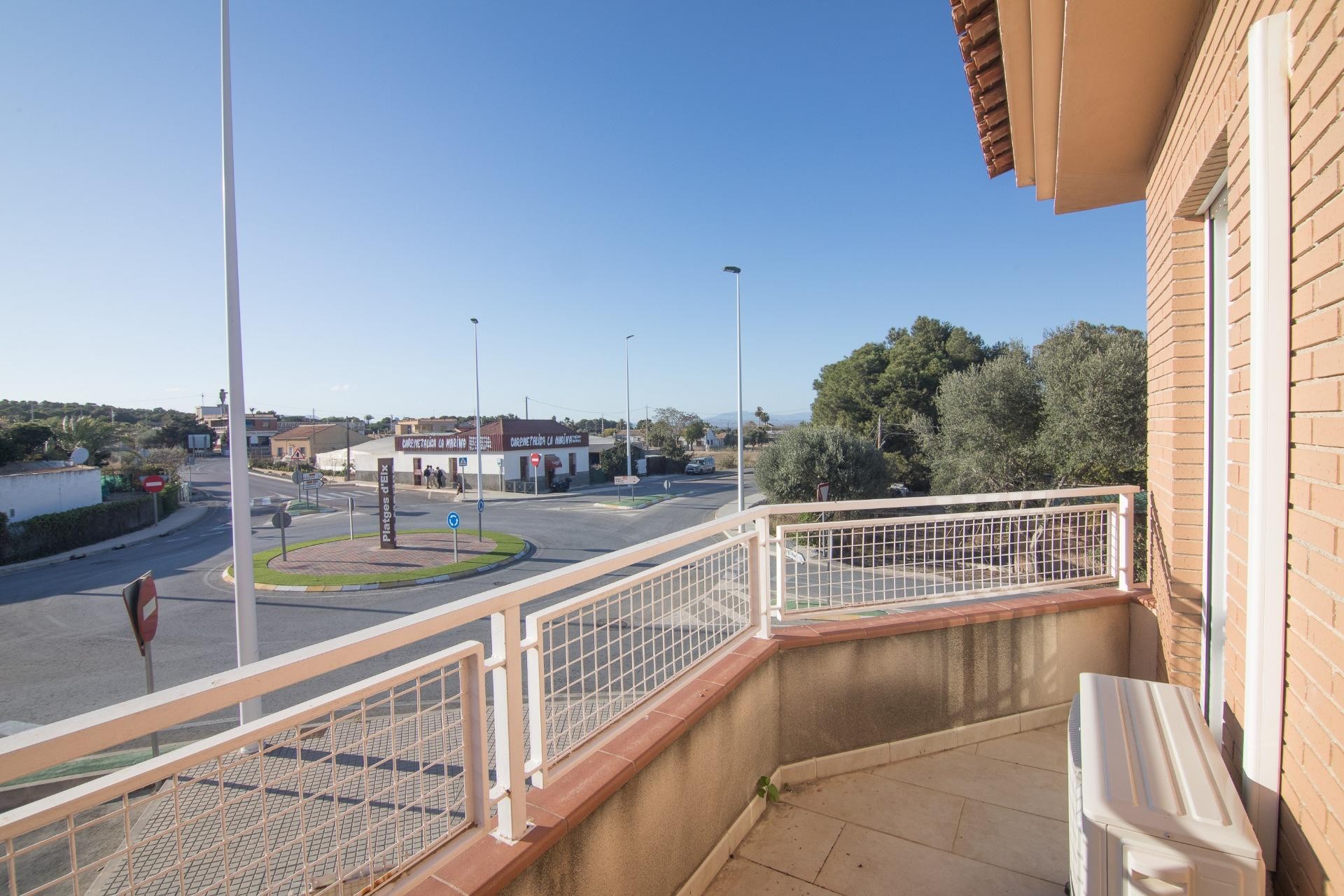 Reventa - Villa - La marina - Centro