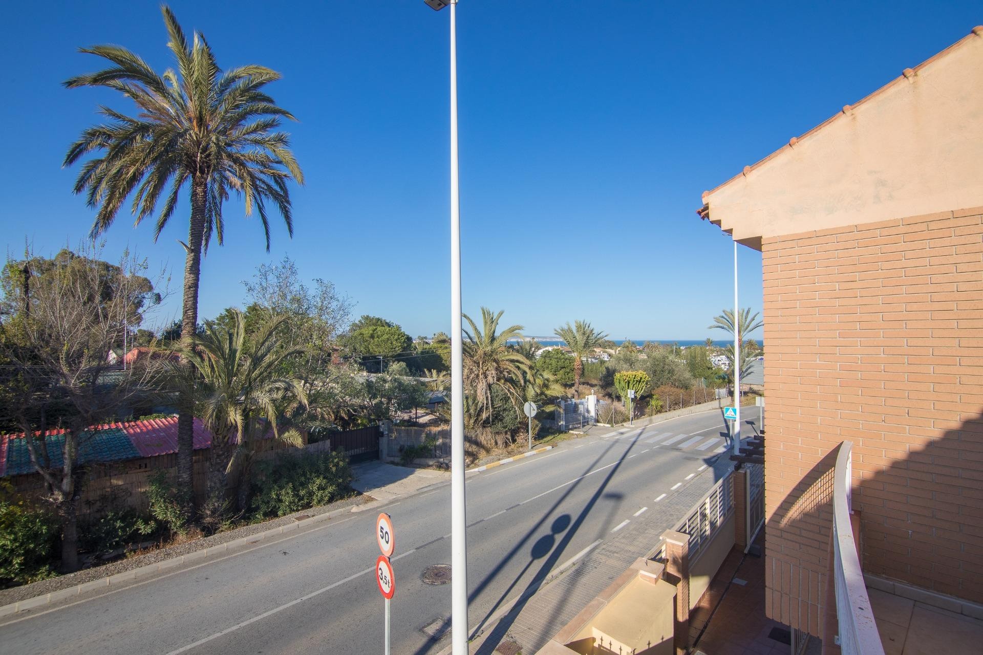 Reventa - Villa - La marina - Centro