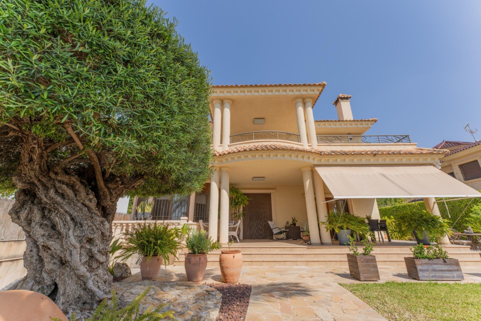 Reventa - Villa - Peña las aguilas - Peña de Las Águilas