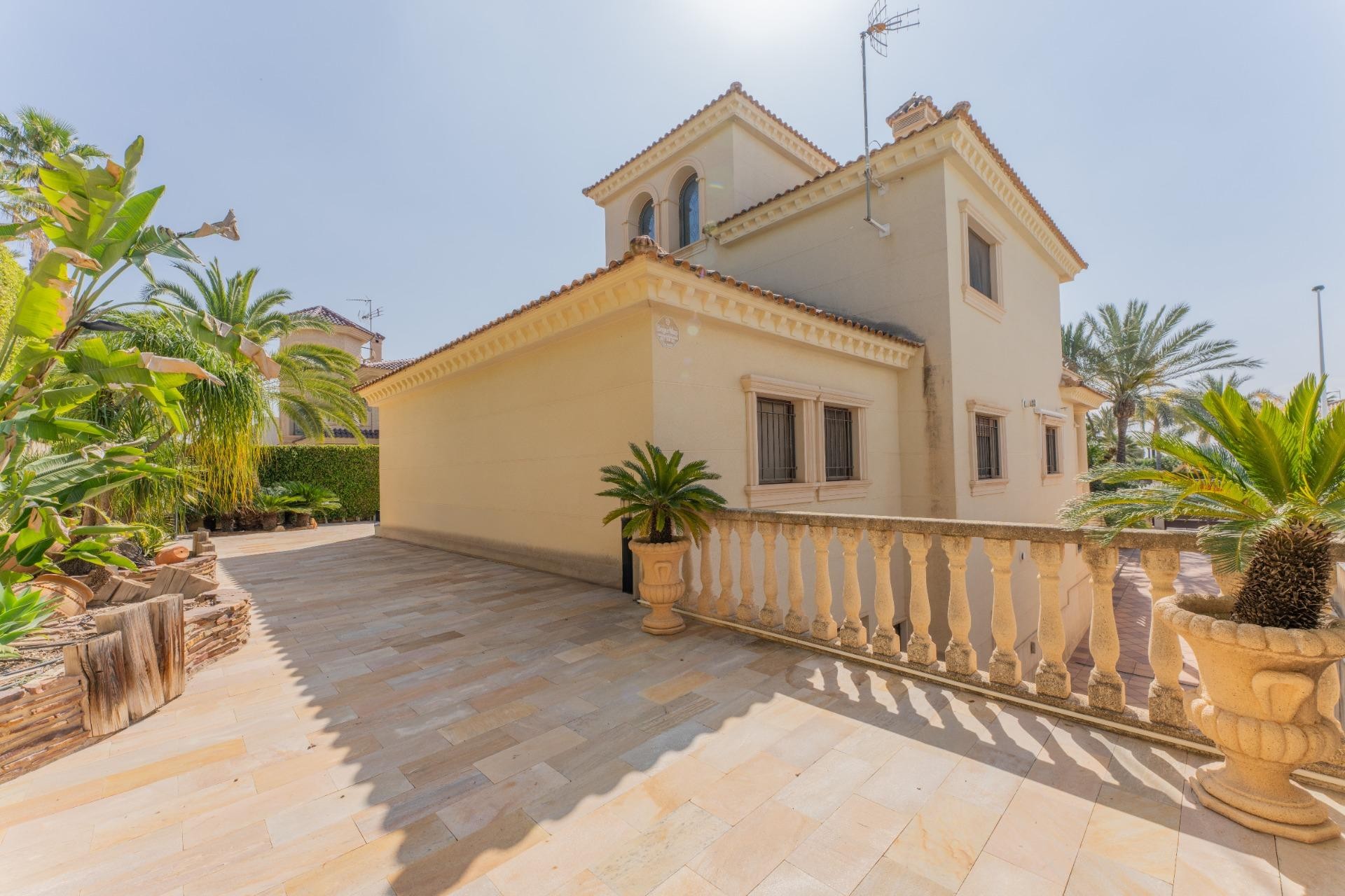 Reventa - Villa - Peña las aguilas - Peña de Las Águilas
