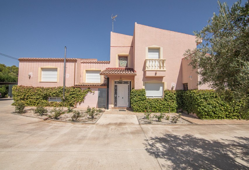 Reventa - Villa - Peña las aguilas - Peña de Las Águilas