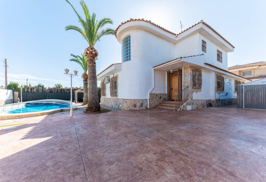 Reventa - Villa - San Juan Alicante - La Font