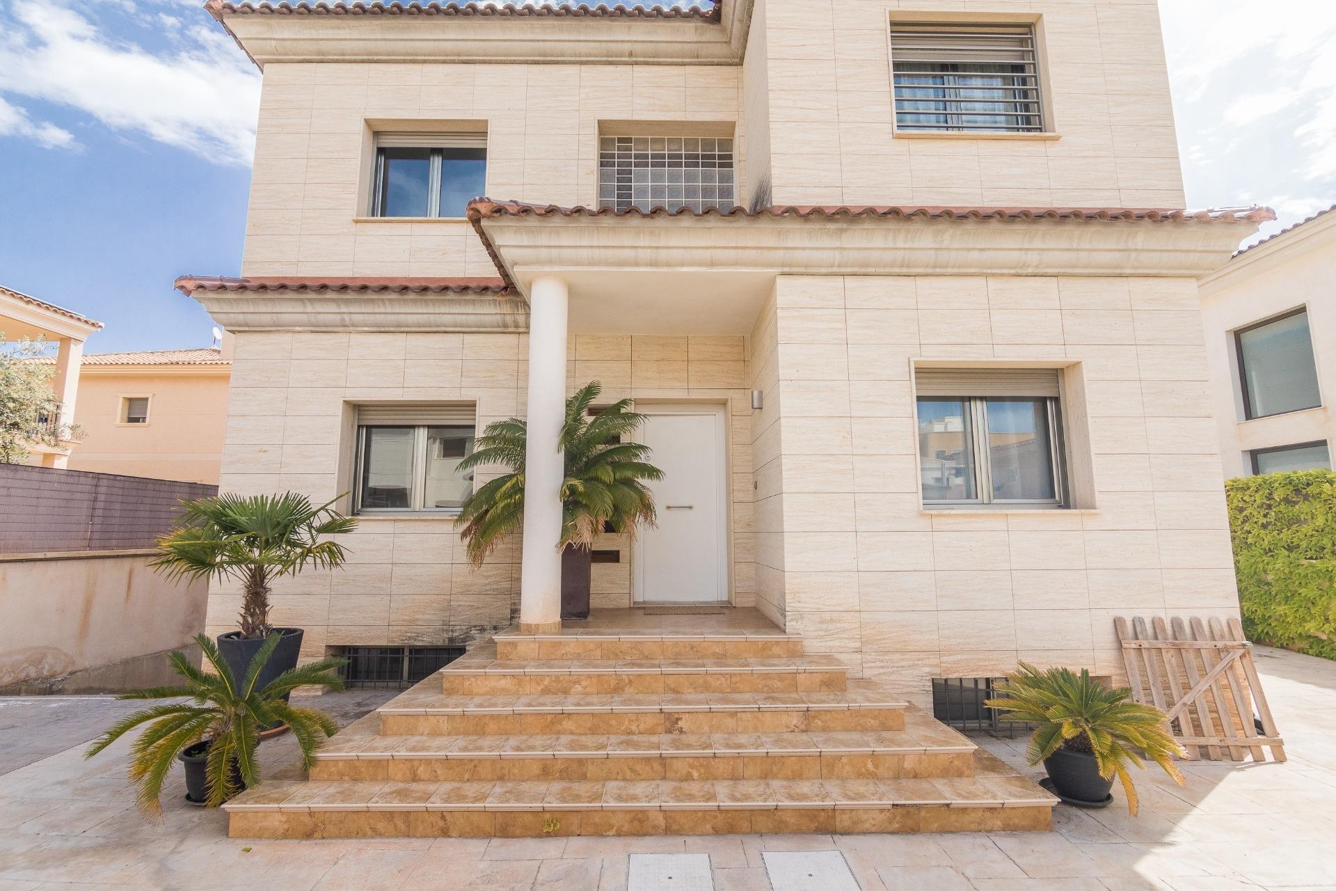 Reventa - Villa - Torrellano - Centro