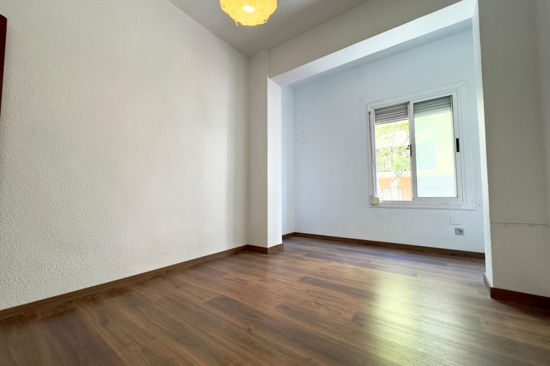 Revente - Apartment - Elche - Asilo - Pisos Azules