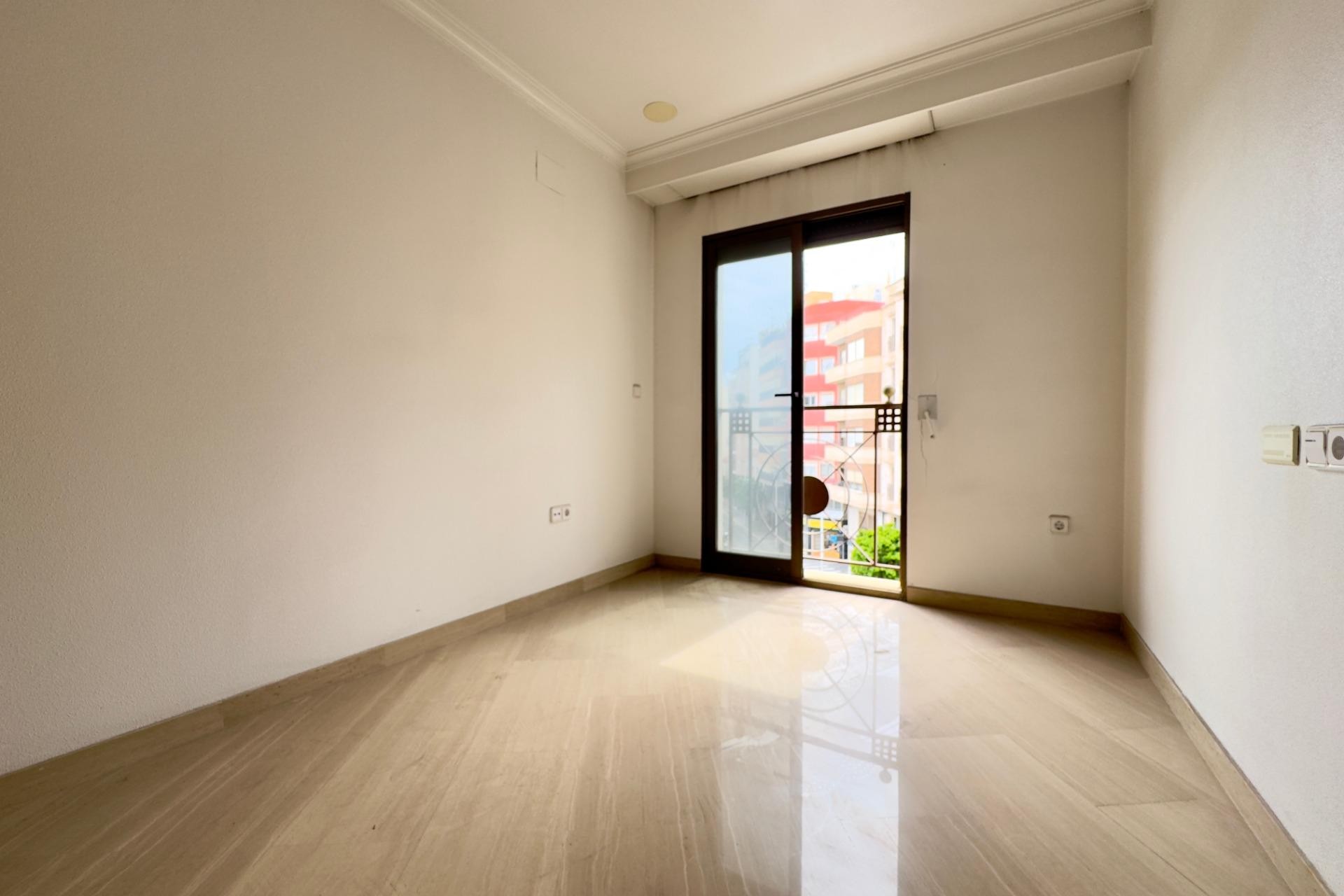 Revente - Apartment - Elche - Center
