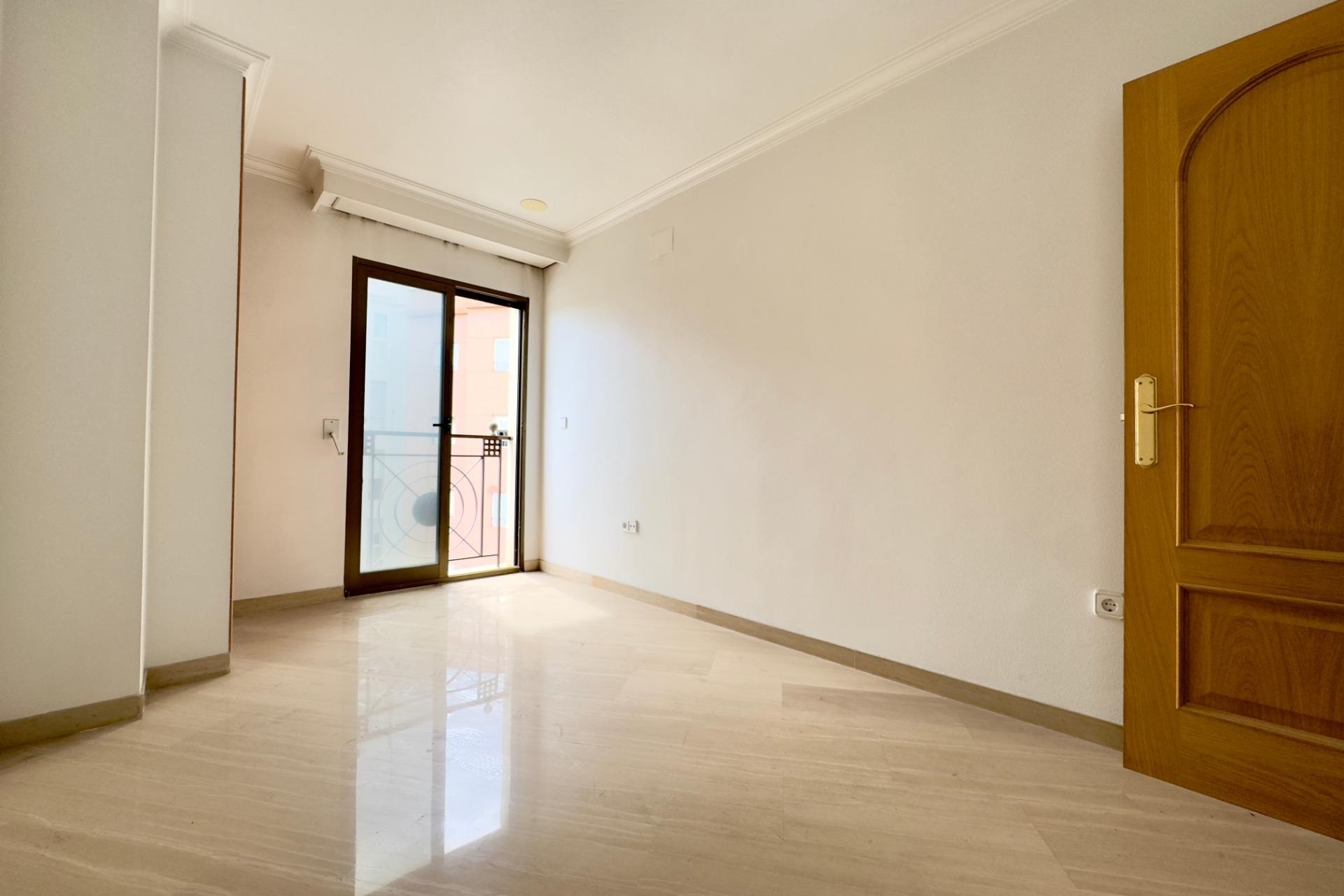 Revente - Apartment - Elche - Center
