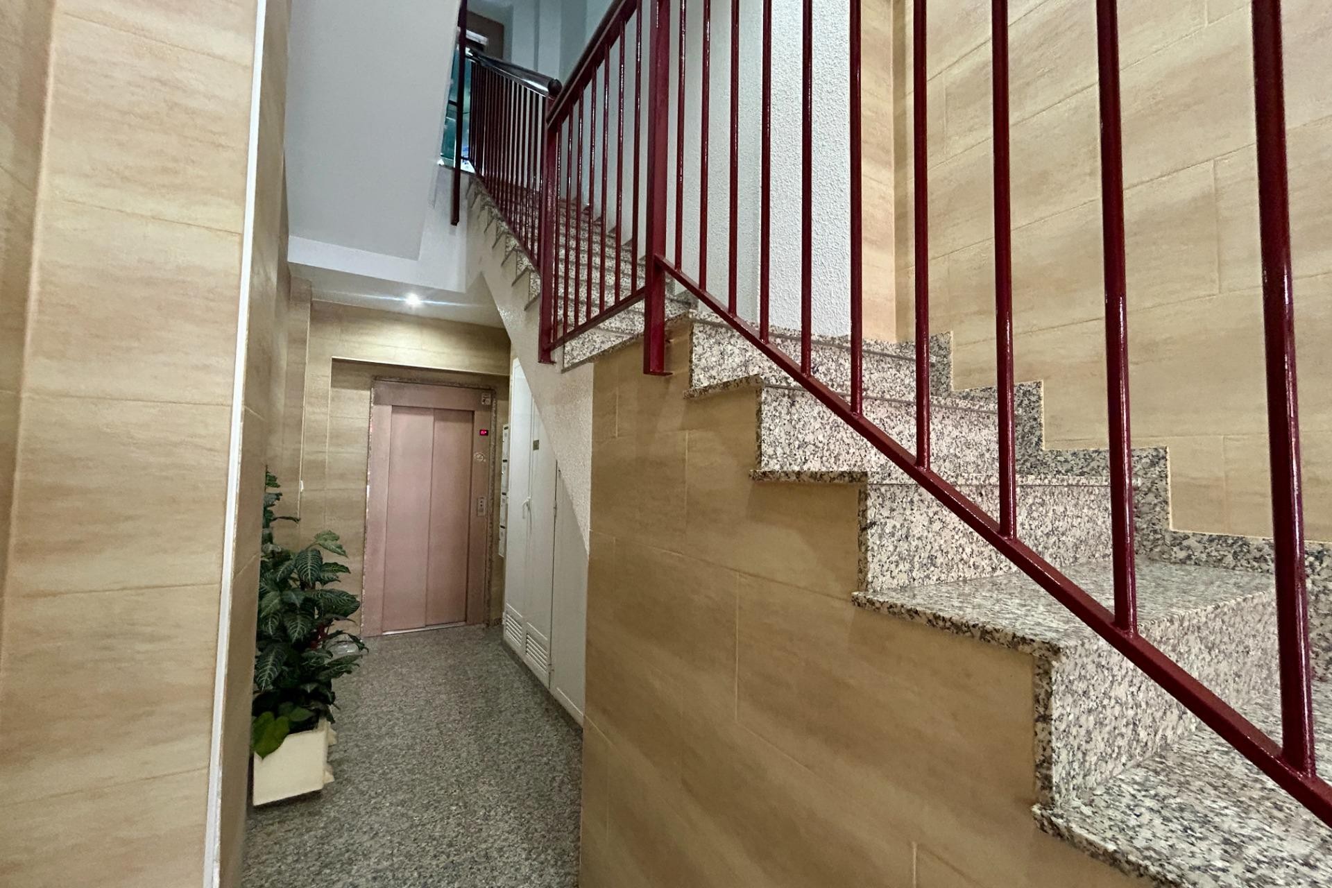 Revente - Apartment - Elche - Plaza Obispo Siuri