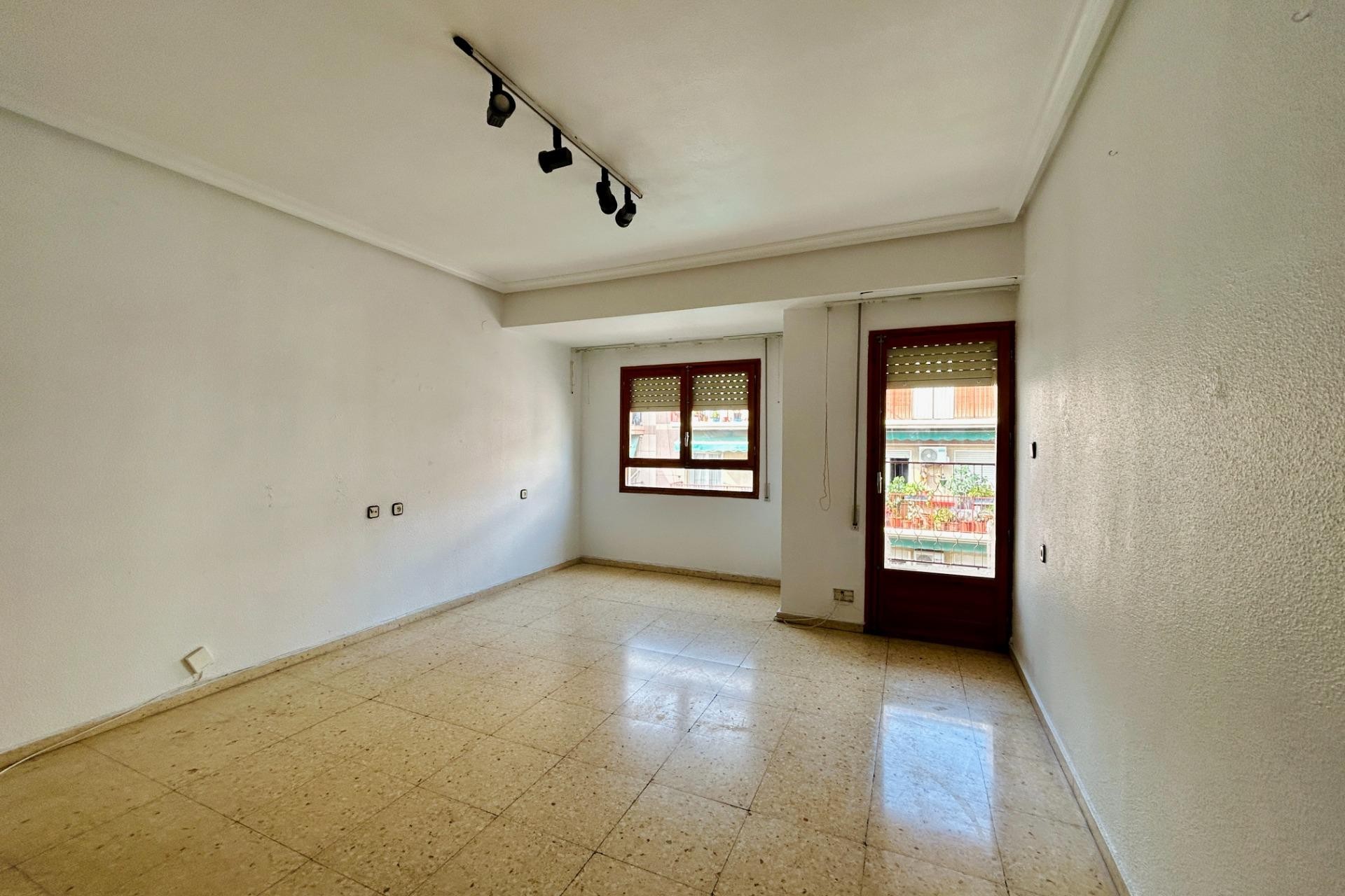 Revente - Apartment - Elche - Reina Victoria-Miguel Hernández