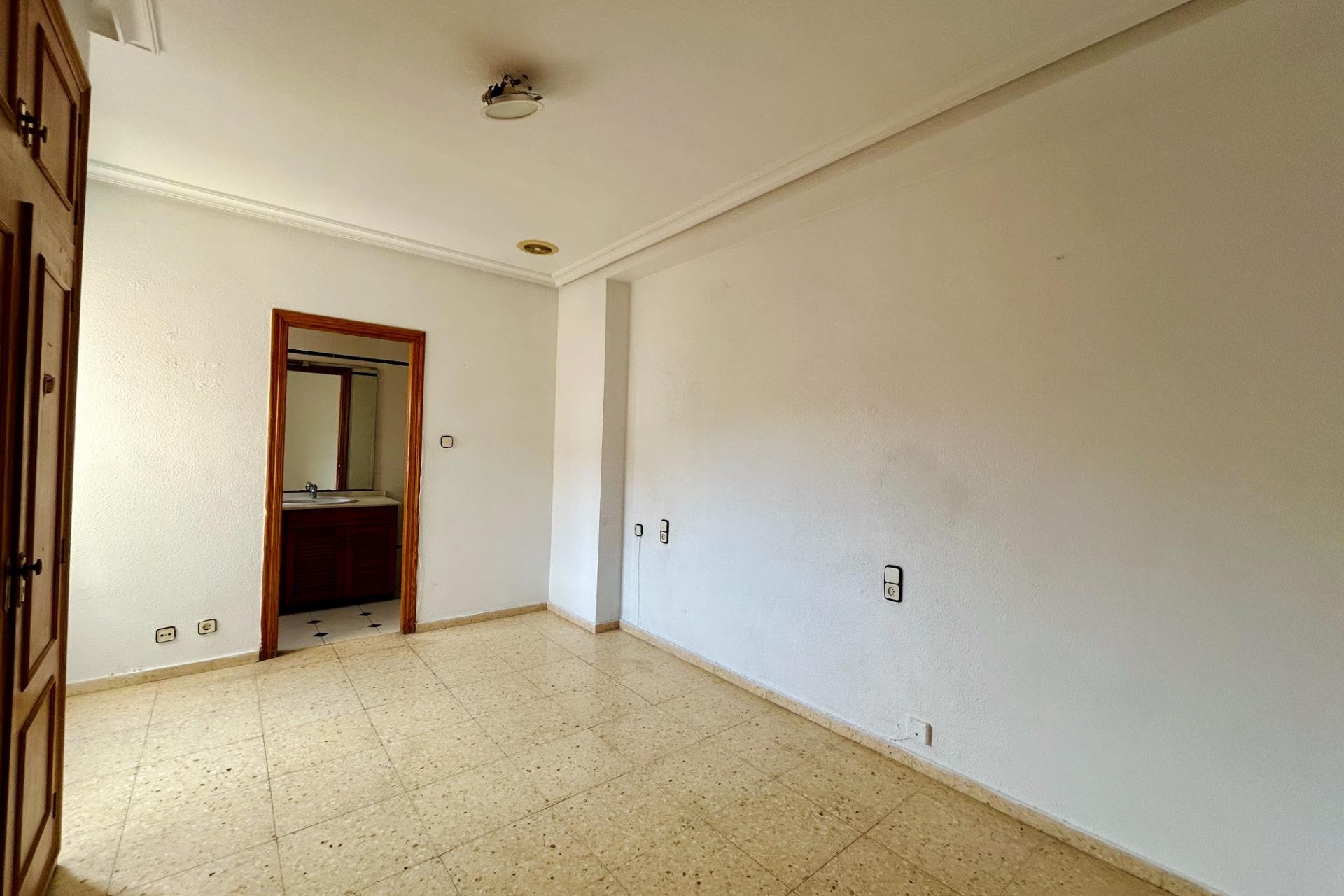 Revente - Apartment - Elche - Reina Victoria-Miguel Hernández