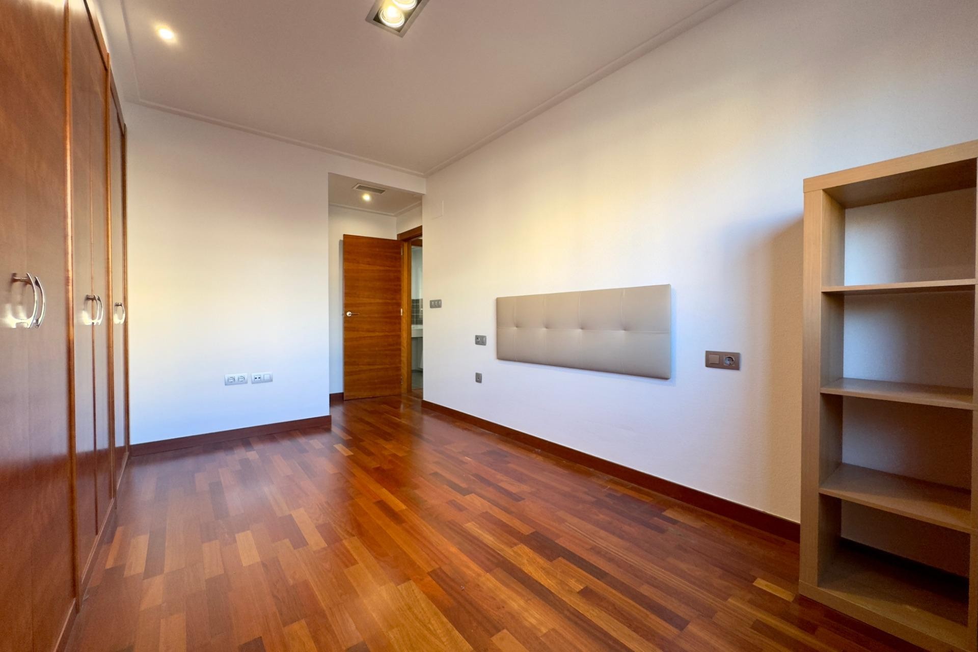 Revente - Appartement - Elche - Porcelanosa