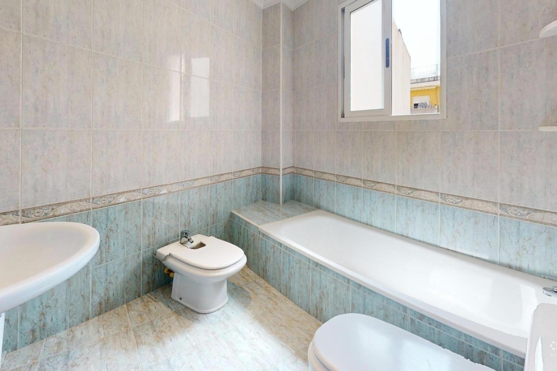 Revente - Appartement - Elche - San Crispín