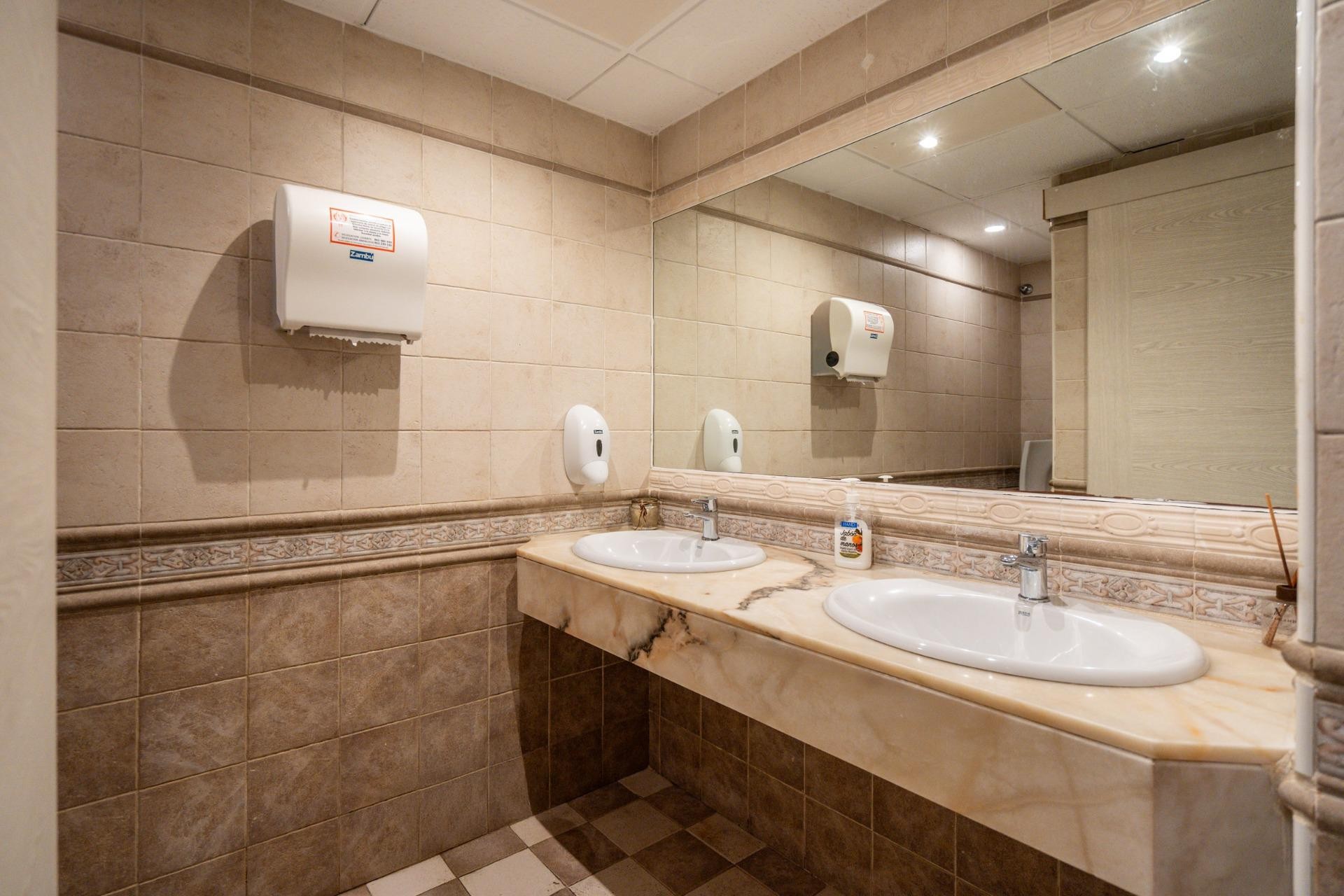 Revente - Commercial - Arenales del Sol