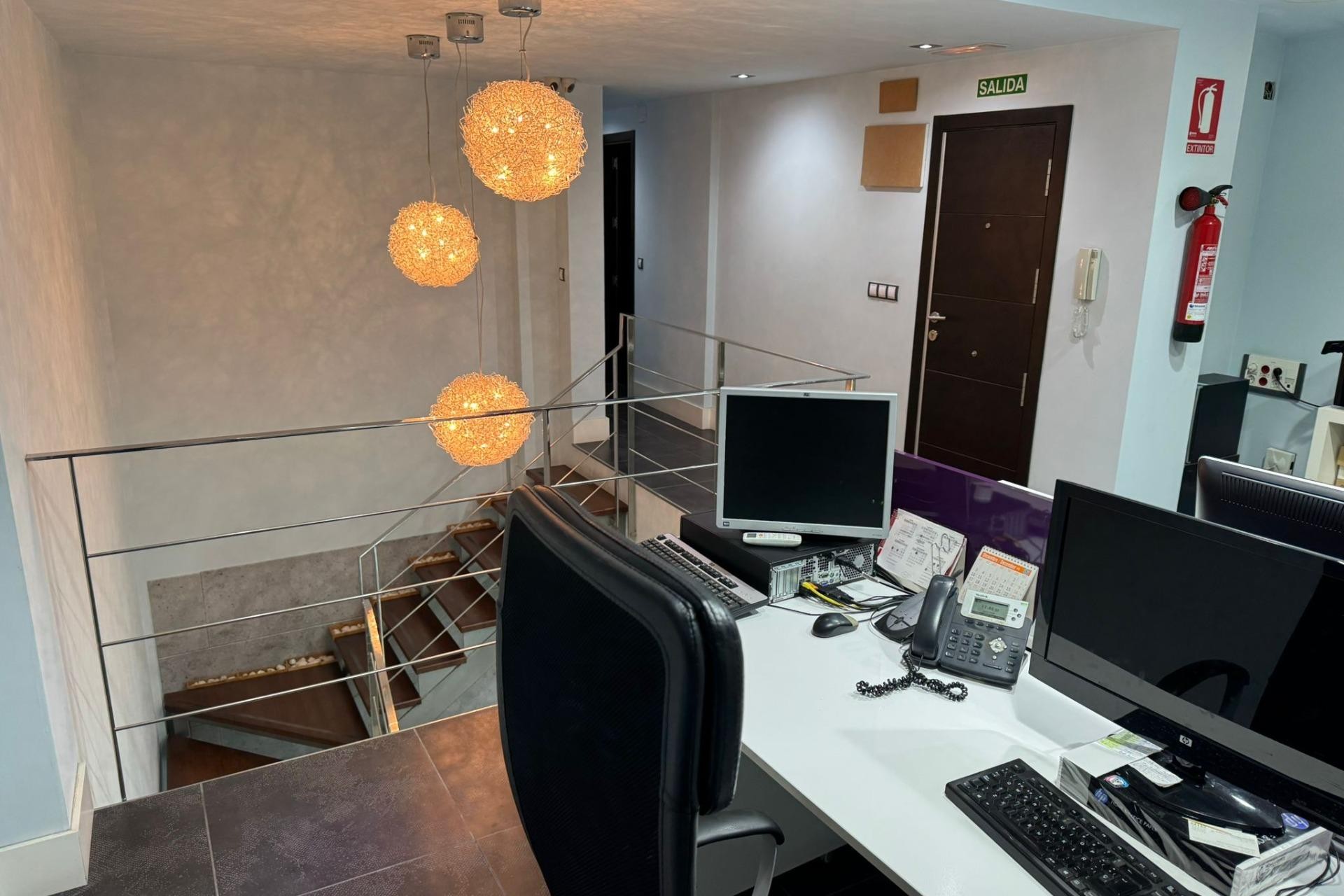 Revente - Commercial - Elche - Center