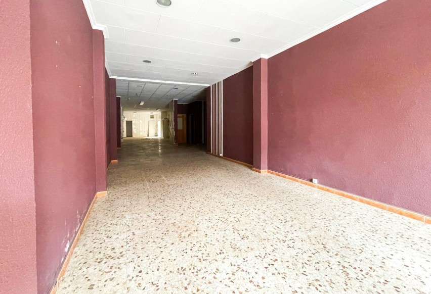 Revente - Commercial - Muro de Alcoy - Centro