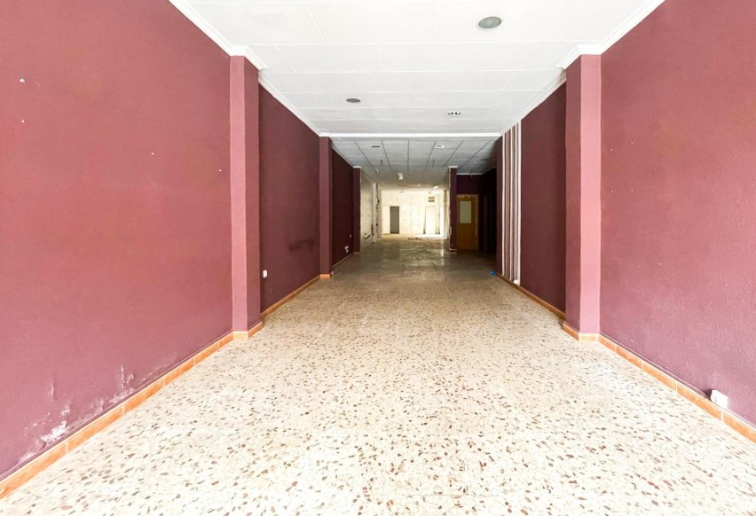 Revente - Commercial - Muro de Alcoy - Centro