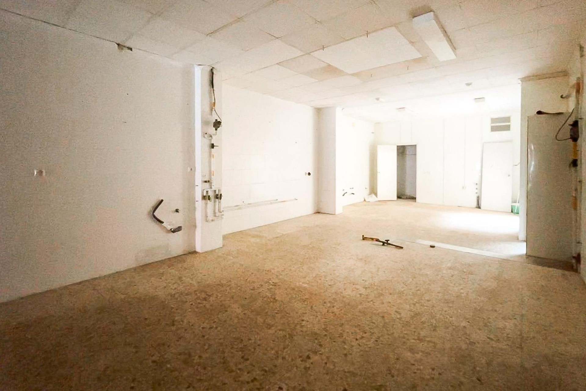 Revente - Commercial - Muro de Alcoy - Centro