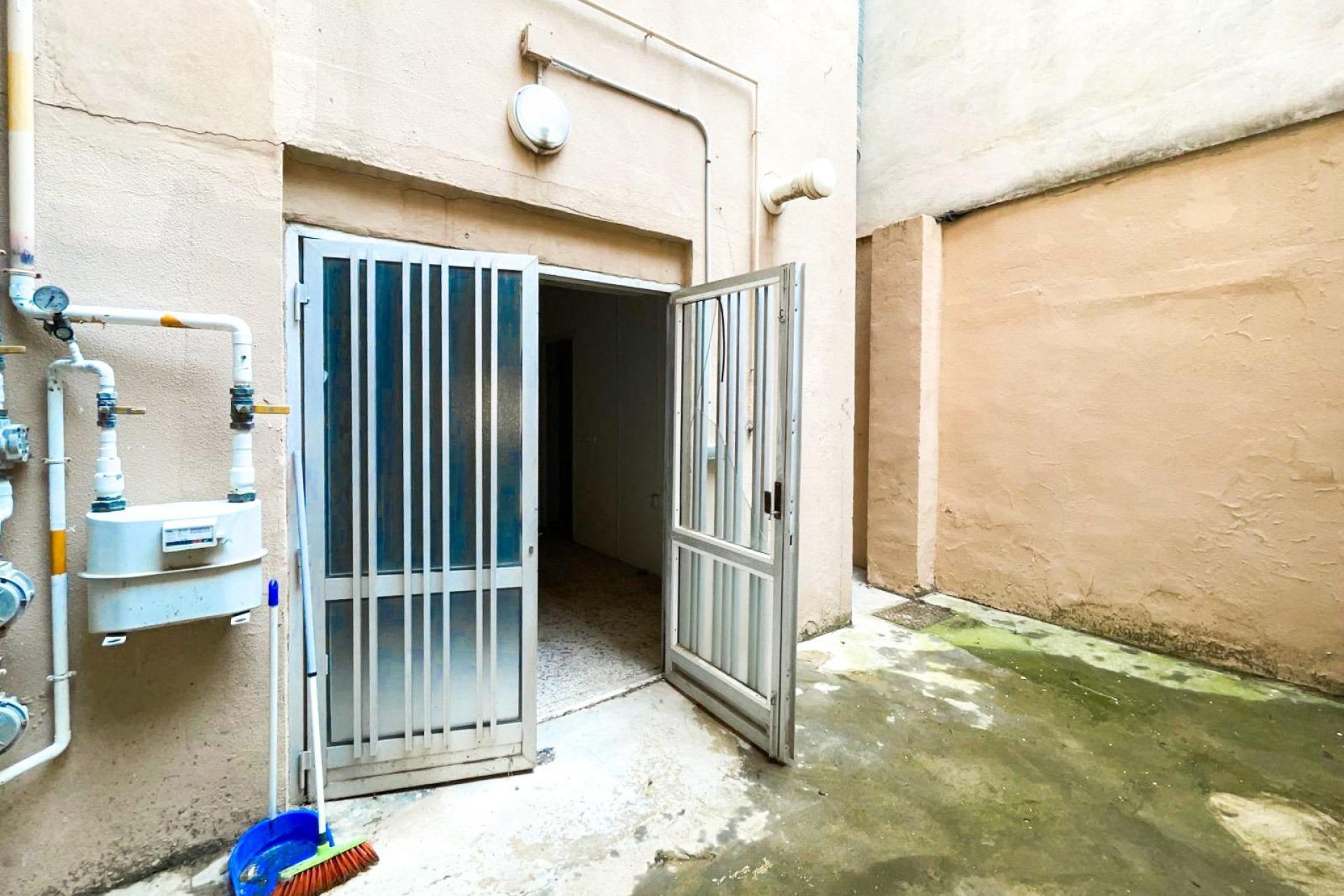 Revente - Commercial - Muro de Alcoy - Centro