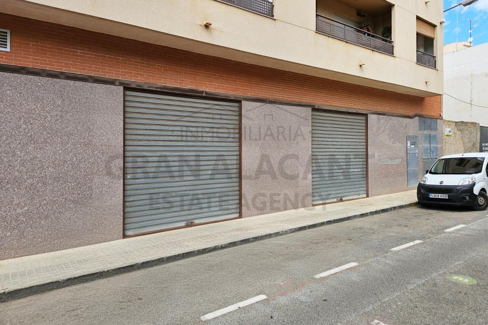 Revente - Commercial - Torrellano - Centro