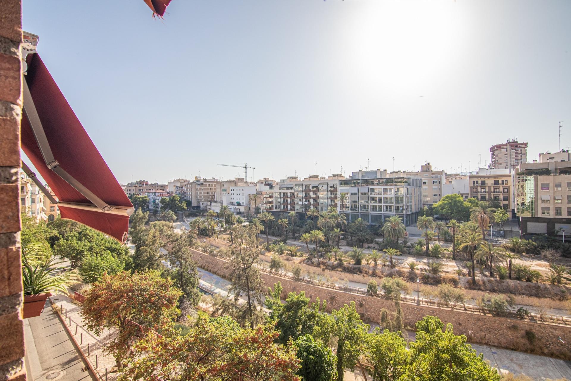 Revente - Duplex - Elche - Raval - Puertas Coloradas
