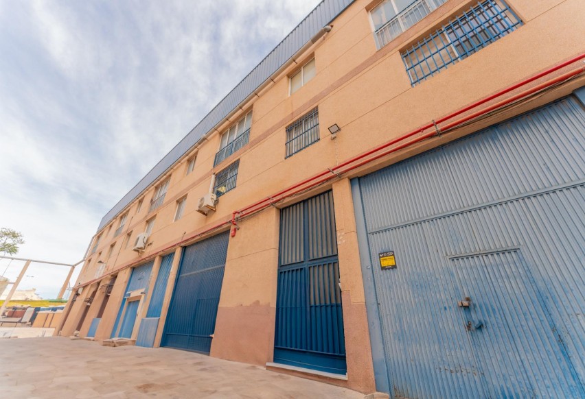 Revente - Nave industrial - Elche - Carrús Este