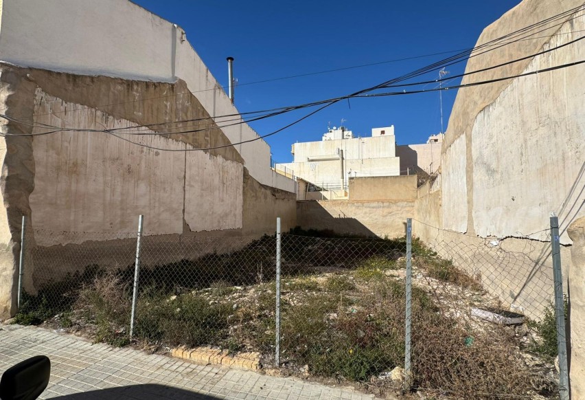 Revente - Parcelle / Terrain - Torrellano - Centro