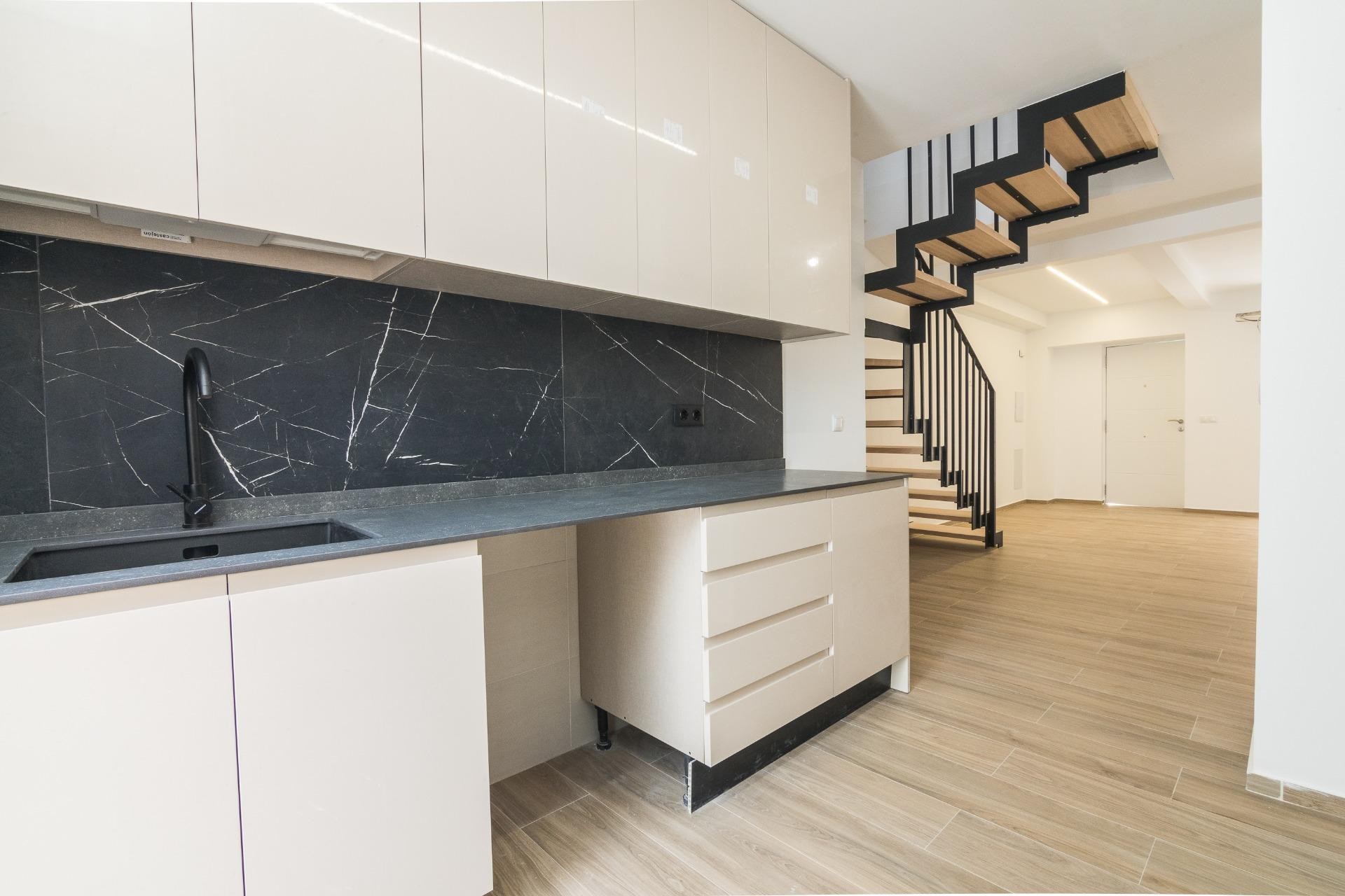 Revente - Triplex - Elche - Raval - Puertas Coloradas