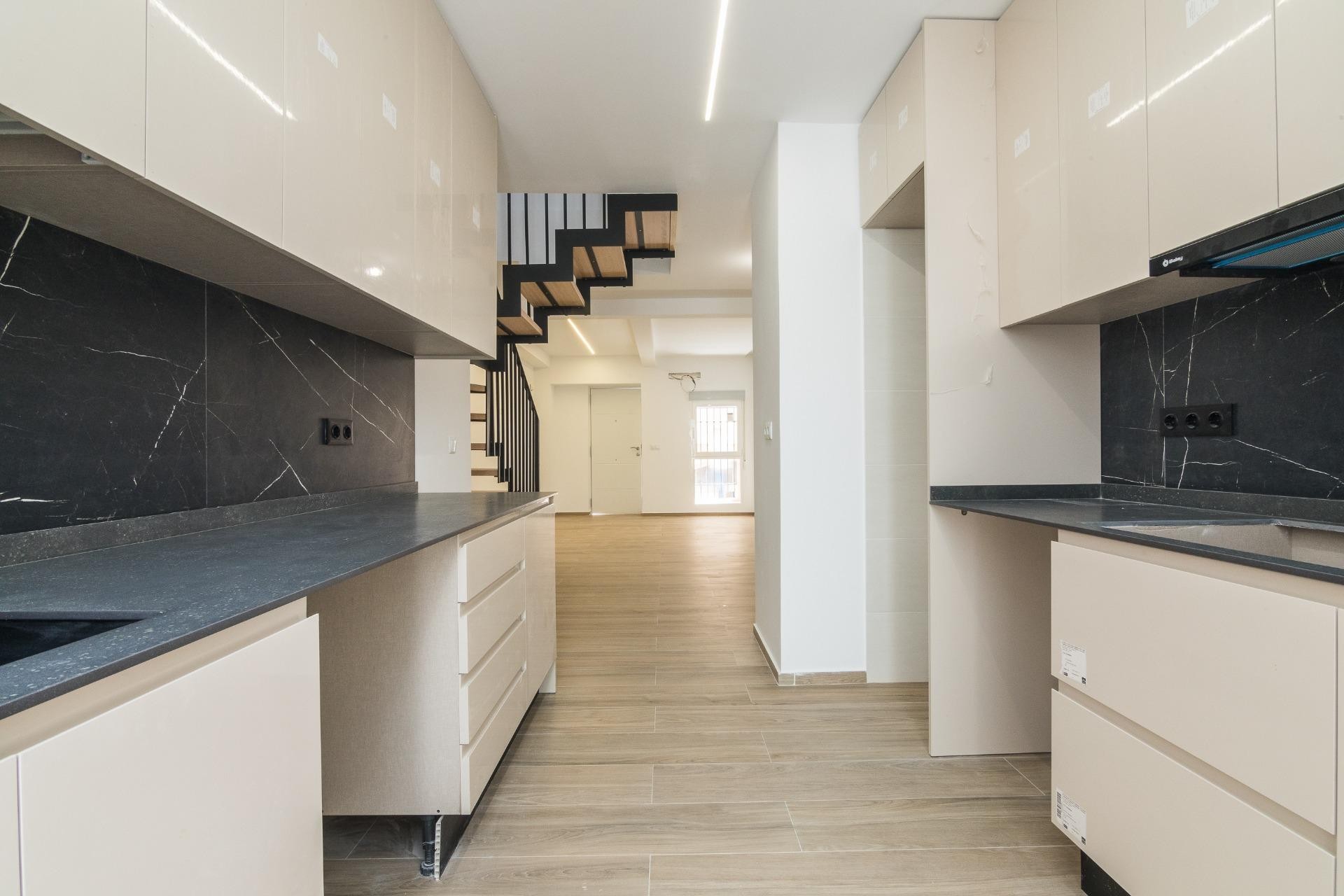Revente - Triplex - Elche - Raval - Puertas Coloradas