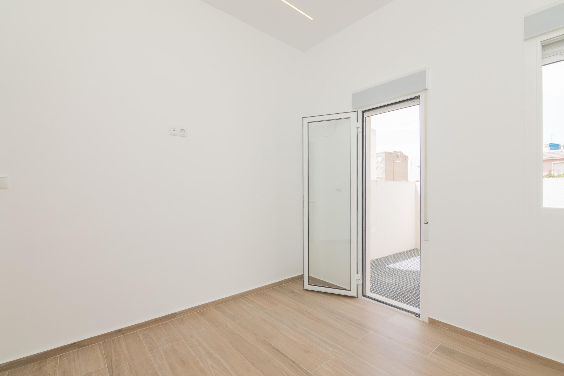 Revente - Triplex - Elche - Raval - Puertas Coloradas