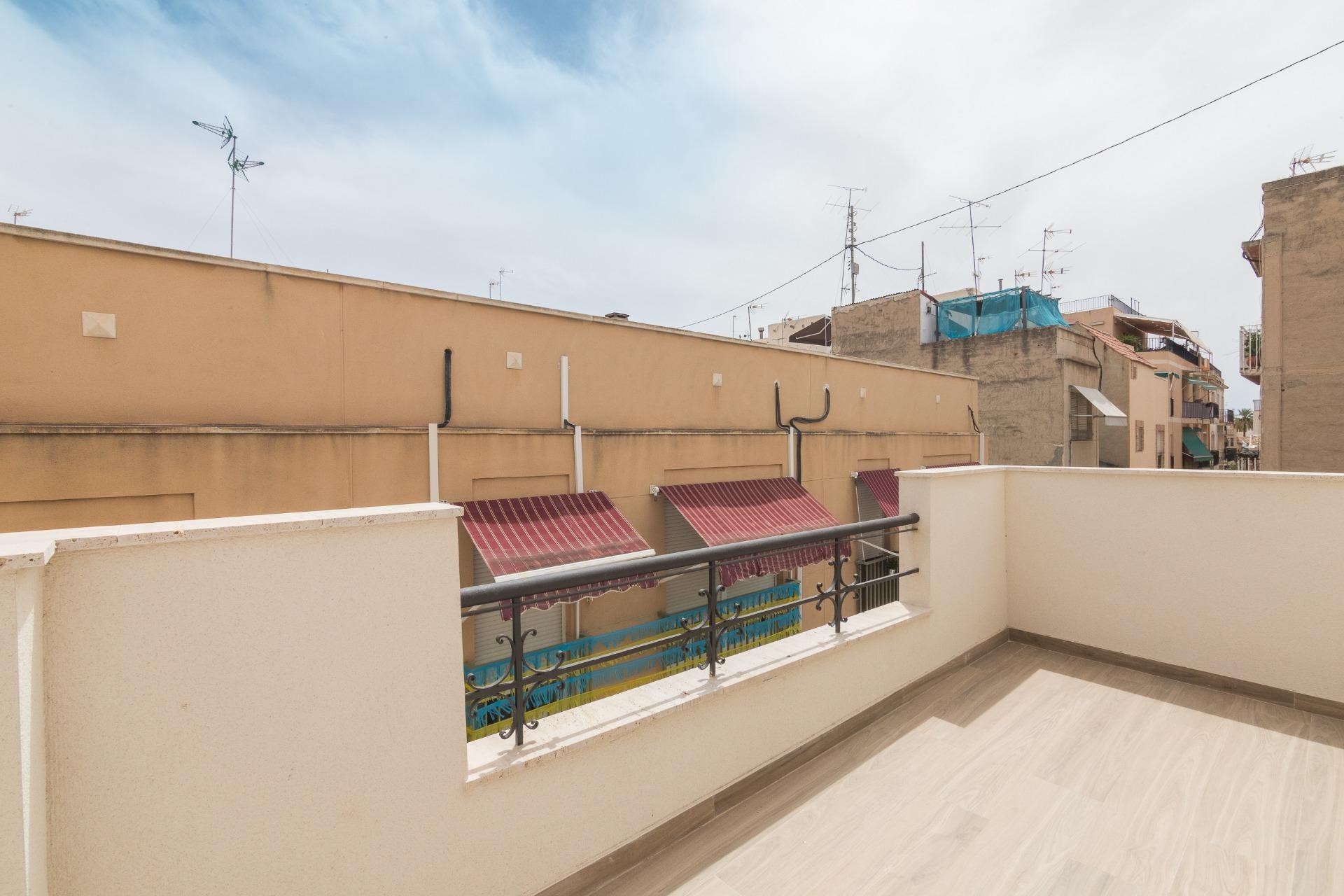 Revente - Triplex - Elche - Raval - Puertas Coloradas