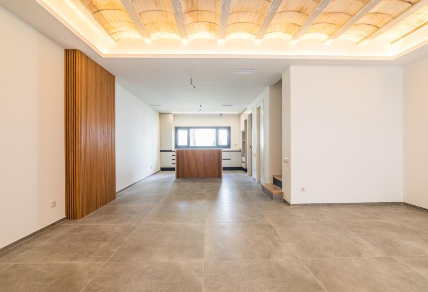 Revente - Triplex - Elche - Raval - Puertas Coloradas