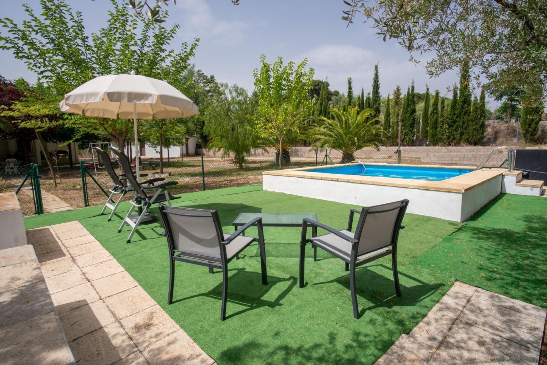 Revente - Ville - Castalla - Confiters