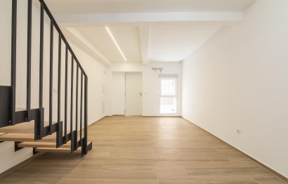 Triplex - Reventa - Elche - Raval - Puertas Coloradas