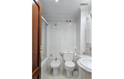 Resale - Apartment / flat - Alicante - Altozano
