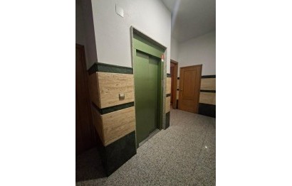 Alquiler a largo plazo - Apartamento / piso - Elche - Plaza Crevillente-Juzgados