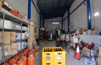 Reventa - Almacén - Algueña - Algeña alicante