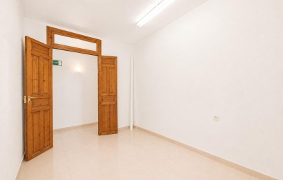 Resale - Apartment / flat - Alicante - Mercado