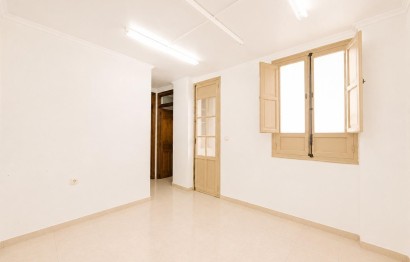 Resale - Apartment / flat - Alicante - Mercado