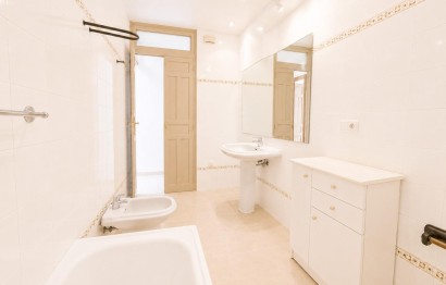 Resale - Apartment / flat - Alicante - Mercado