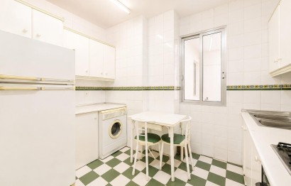 Resale - Apartment / flat - Alicante - Mercado