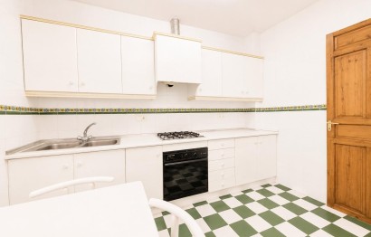 Resale - Apartment / flat - Alicante - Mercado