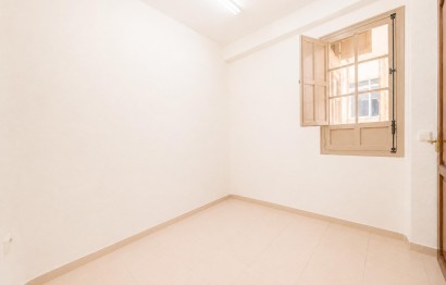 Resale - Apartment / flat - Alicante - Mercado