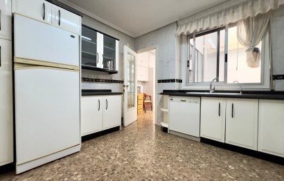 Alquiler a largo plazo - Apartamento / piso - Elche - Corazon de Jesus