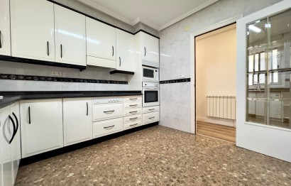 Alquiler a largo plazo - Apartamento / piso - Elche - Corazon de Jesus