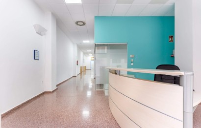 Resale - Commercial - Alicante - Altozano
