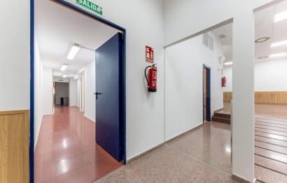 Resale - Commercial - Alicante - Altozano