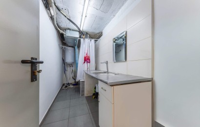 Resale - Commercial - Alicante - Altozano